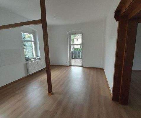 Essbereich mit Balkon.jpg