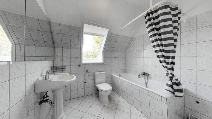 Badezimmer Dachgeschoß