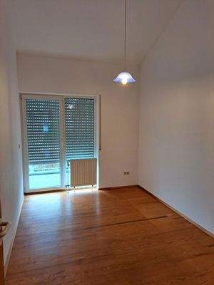 OG Zimmer 2 mit Balkonzugang