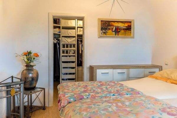 Geschmackvolle Gartenwohnung von 2013 – modern, hell und ideal gelegen