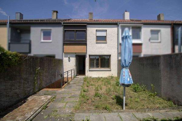 vorderer Garten Terrasse