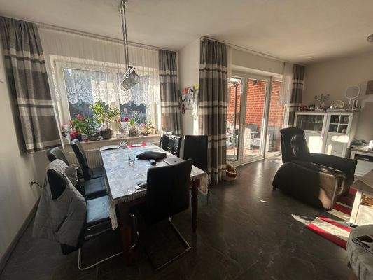 Wohnzimmer / Essbereich