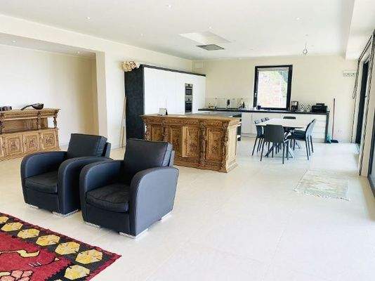 6988pi_22_Villa_Rustiko_Anwesen_Immobilienkauf_Gar