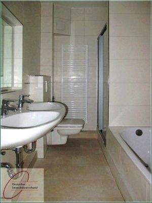 Vollbad mit Dusche ....