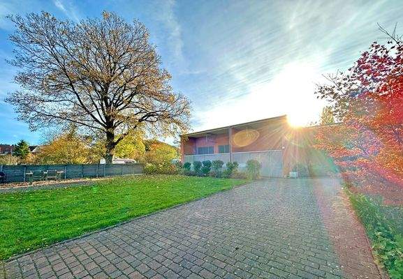 Zugang zum Gemeinschaftsgrundstück (Garten, Stellplatzfläche, Sammelgarage und Wohnungen)