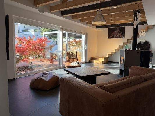 heller und offener Wohnbereich