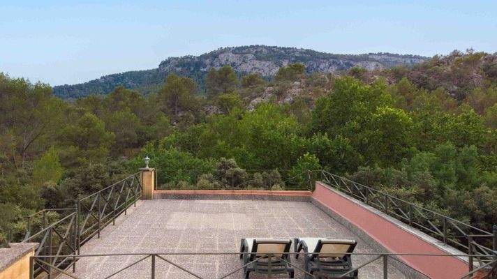 Finca mit Privatsphäre und Bergblick zum Verkauf in Puigpunyent, Mallorca