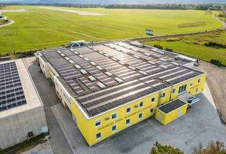 Luftbild Gewerbekomplex