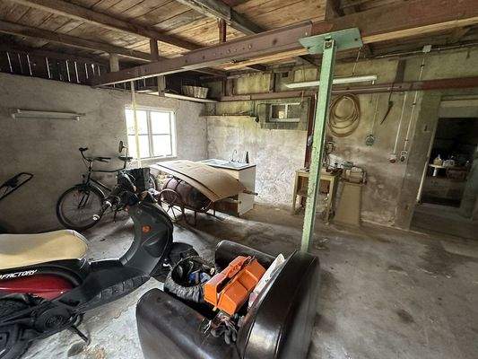 Blick in den Schuppen am Haus