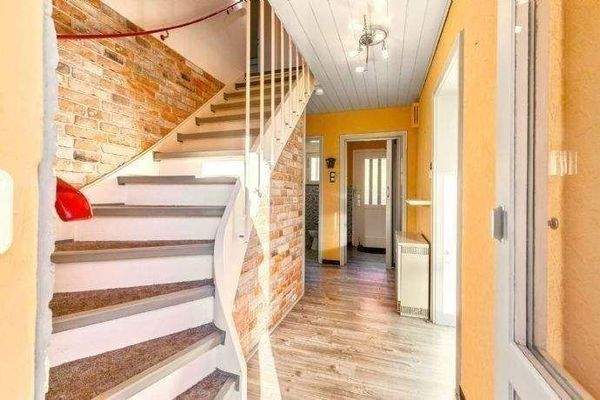 Hausflur EG Treppenhaus