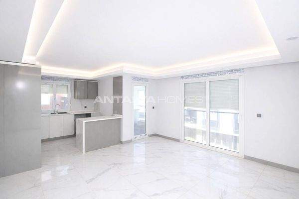 3-Bedroom Apartment with Communal Pool in Antalya Manavgat