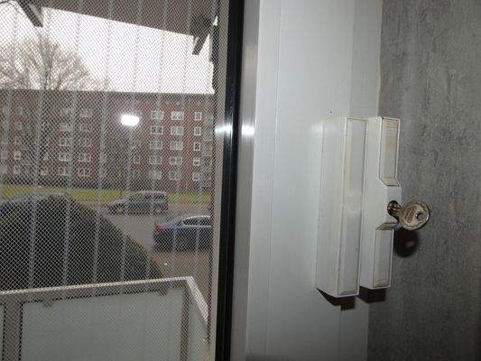 Abschließbare Tür u Fliegengitter