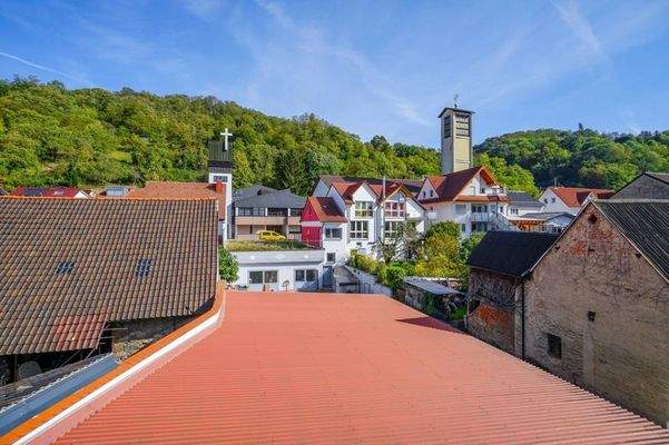 Garagen- und Lagergebäude