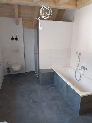 Bad mit Wanne   Dusche