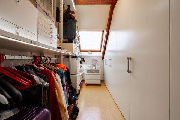 Begehbarer Kleiderschrank