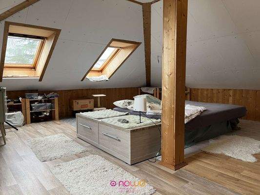 Teilweise ausgebaut und nutzbar: der Dachboden