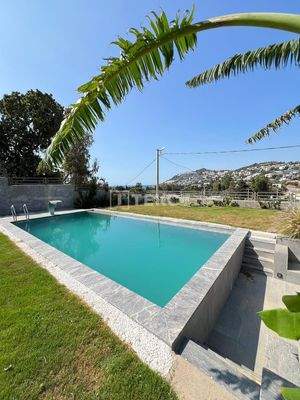 Villas with Pools Within Walking Distance of the Beach in Gümüşlük