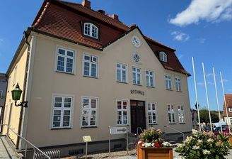 Rathaus der Stadt.jpg