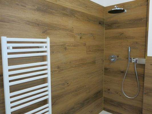 Zusätzlicher Handtuchheizkörper im DB