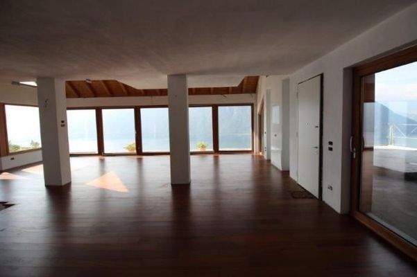 679_Campione_03_Villa_Luxus_Immobilienkauf_Luganer