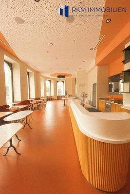 Großer Saal mit Barbereich