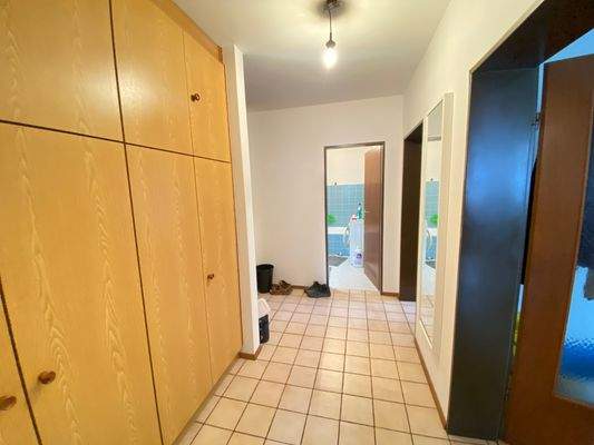 Der großzügige Flur 