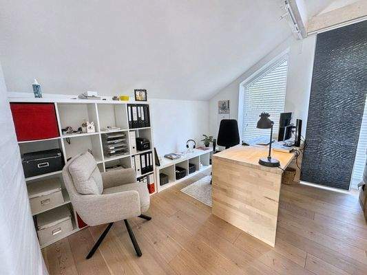 OG Büro oder Kinderzimmer