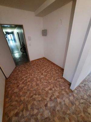 Flur mit Holzoptikboden