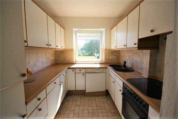 Küche mit Einbauküche