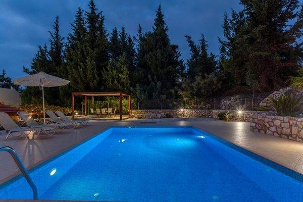 Kreta, Gavalochori: Zwei Villen und ein Studio mit einzigartigem Panoramablick auf das Meer zu verkaufen