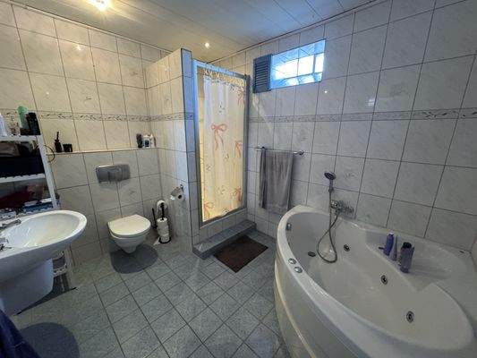 Badezimmer (Einliegerwohnung)