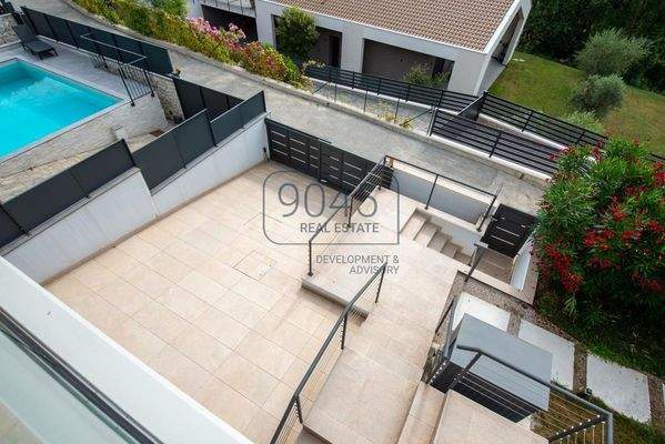 Eckreihenhaus-Villa mit großem Garten in Castion Veronese - Gardasee