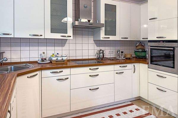 Küche mit Markeneinbaugeräten