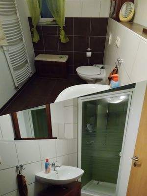 Bad mit Dusche/WC UG