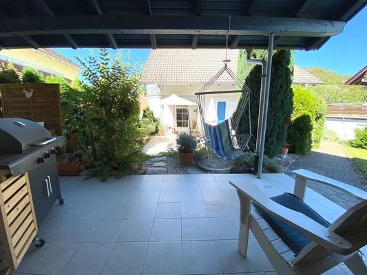 Freisitz vor der Garage