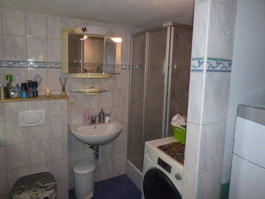 Duschbad / WM / Heizung EG