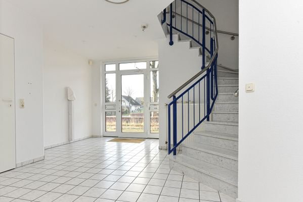 heller, freundlicher Eingangsbereich 