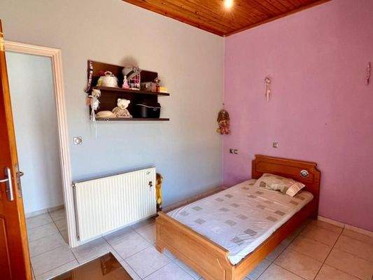 Kreta, Neapoli: Stadthaus mit Garten und Terrasse zu verkaufen