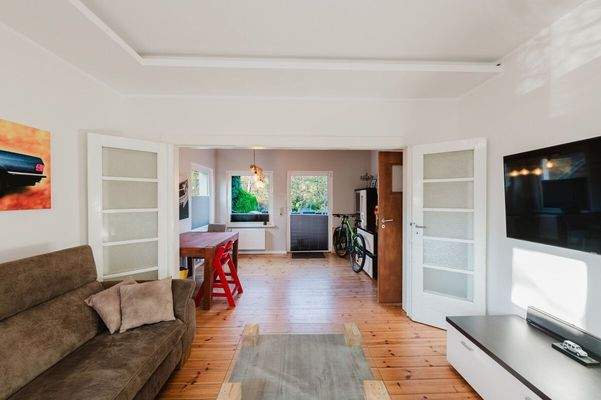 Blick vom Wohn- zum Esszimmer