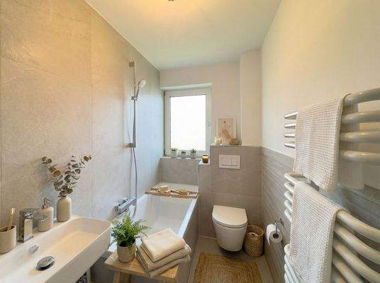 Badezimmer - KI-optimiertes Foto