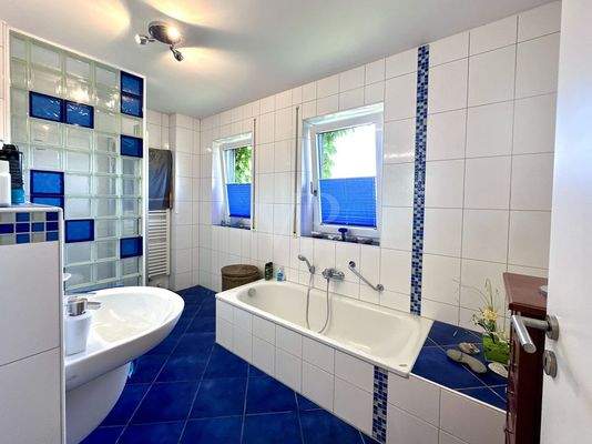 Mastenbad inkl. Dusche und Wanne