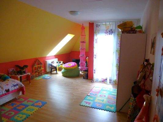 OG Zimmer 2 mit Balkon