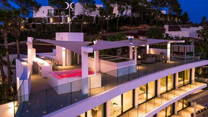 KPI1470- Luxury Villa for Sale-Noelle Politiek 