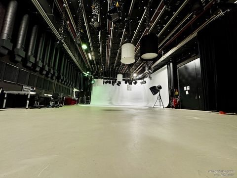 Düsseldorf / Lierenfeld Halle, Düsseldorf / Lierenfeld Hallenfläche