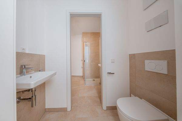 05_Blick in das Bad Whg7_ZGS.jpg