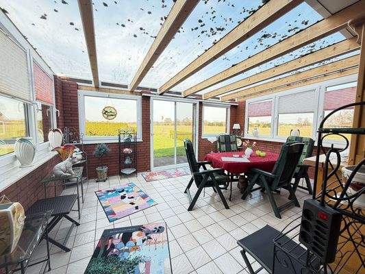 Überdachte Sommerterrasse