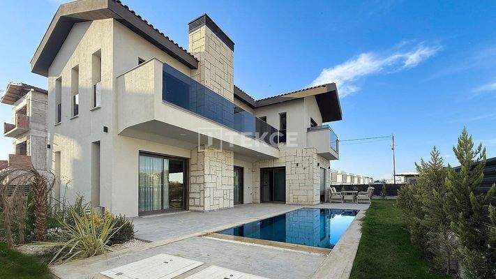 Brand New Villas with Private Pools and Gardens in Kuşadası