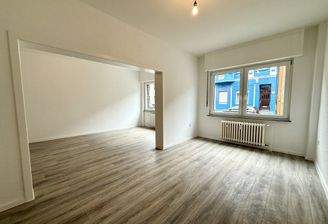 Blick in den offenen Wohn- und Essbereich