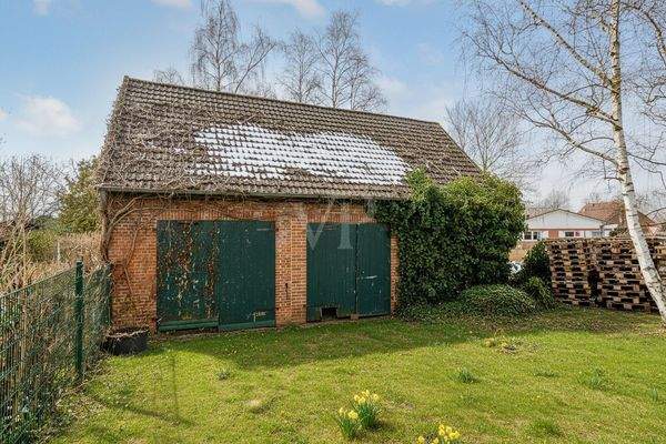 Nebengebäude Garagen