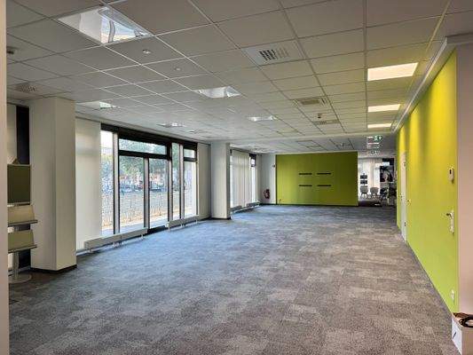 Gewerbefläche mittig